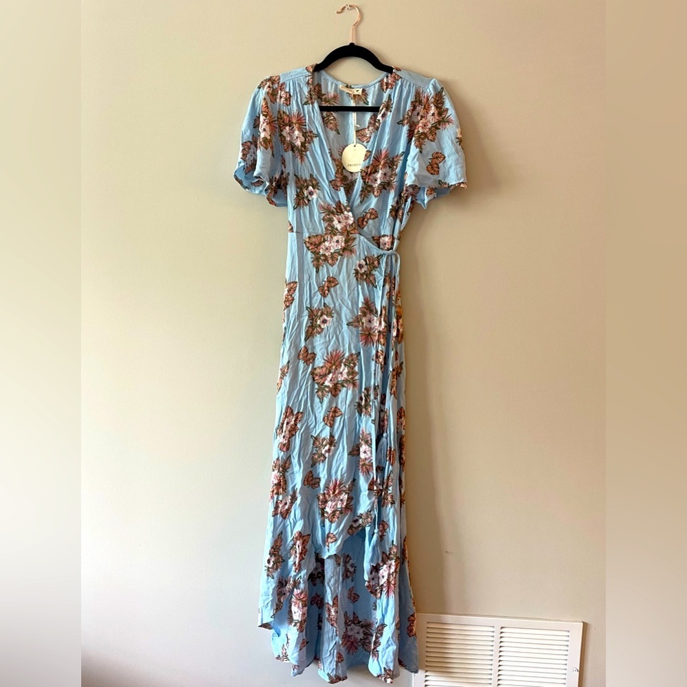 NWT Promesa High-Low Floral Wrap Dress 💐